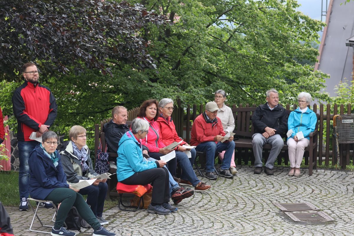 2721/0660 Kiliani Kreuzberg Bischof_28646 Bischof Dr. Franz Jung feierte am Montagabend, 5. Juli, einen Kiliani-Pontifikalgottesdienst auf dem Kreuzberg.