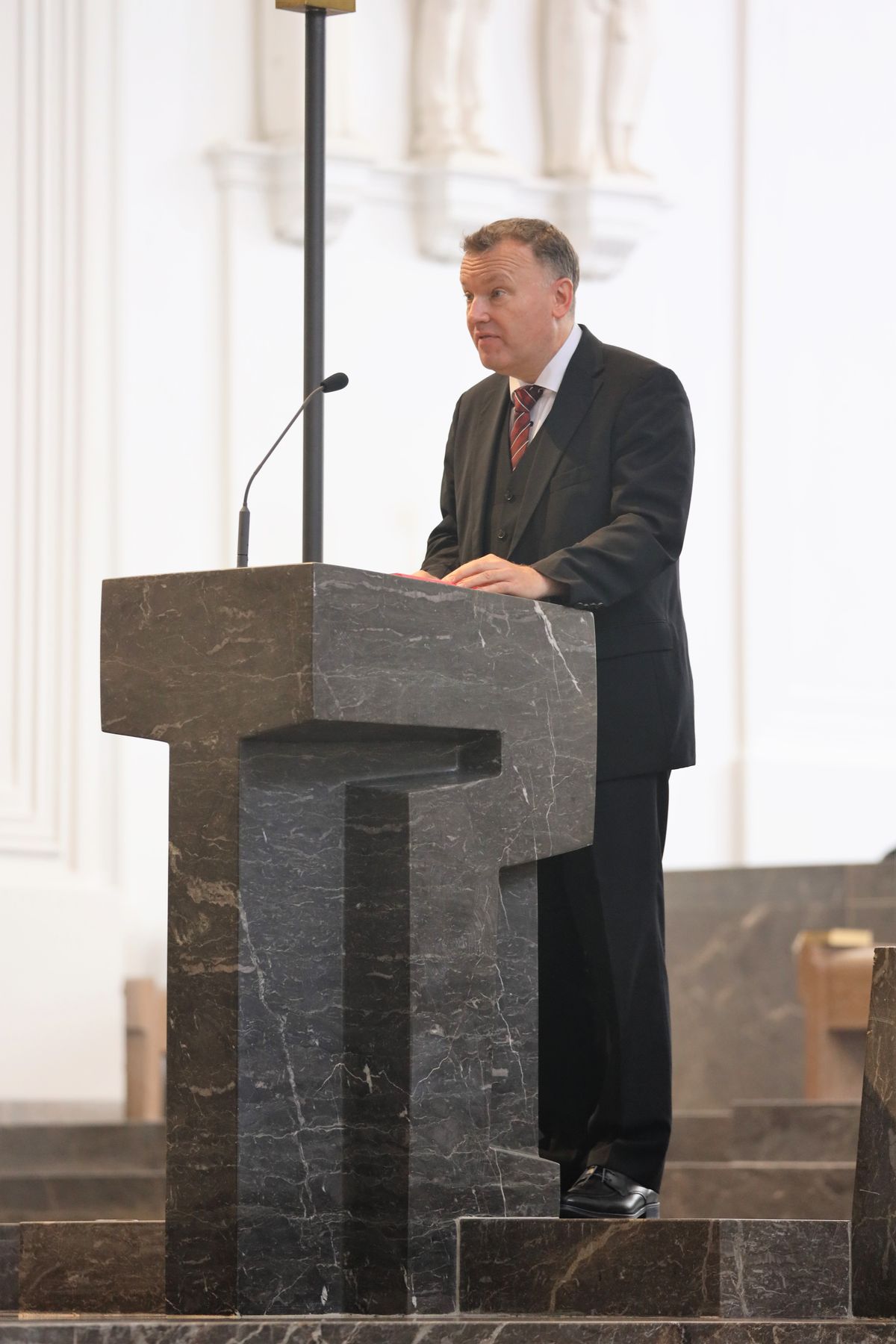 Mit einem Dankgottesdienst im Würzburger Kiliansdom hat Bischof Dr. Franz Jung am Sonntag, 13. Juni, den dritten Jahrestag seiner Bischofsweihe begangen.