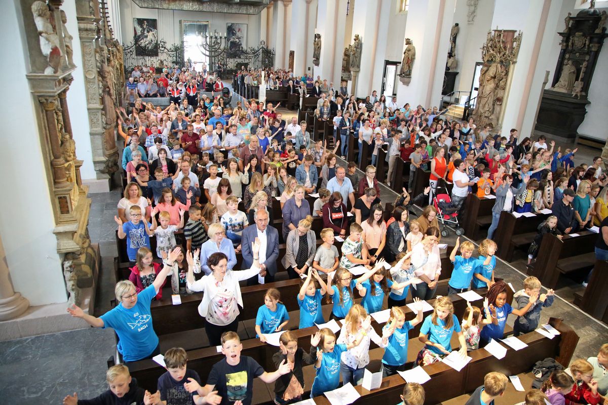 2819/0752 Kiliani-Wallfahrt der Kommunionkinder_16021