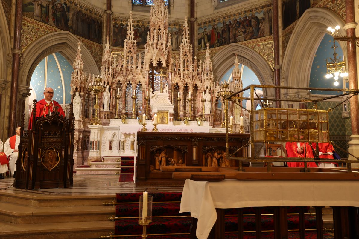 Bischof Dr. Franz Jung hob in seiner englischsprachigen Predigt die Wichtigkeit von glaubwürdigen Zeugen für die Evangelisierung hervor.