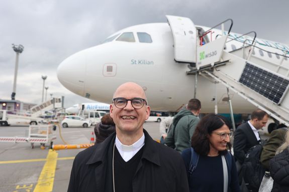 Mit einem Airbus mit Namen "Sankt Kilian" flog ein Teil der Reisegruppe von Frankfurt nach Dublin.