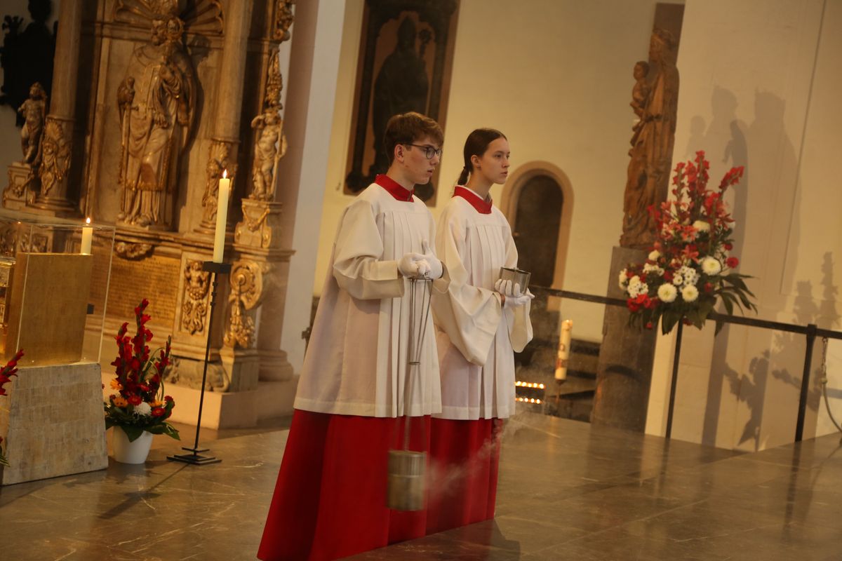 Weihbischof em. Ulrich Boom hat am Dienstag, 8. Juli, einen Kiliani-Gottesdienst für die Region Aschaffenburg und die Pfarrhausfrauen aus dem gesamten Bistum im Würzburger Kiliansdom gefeiert.