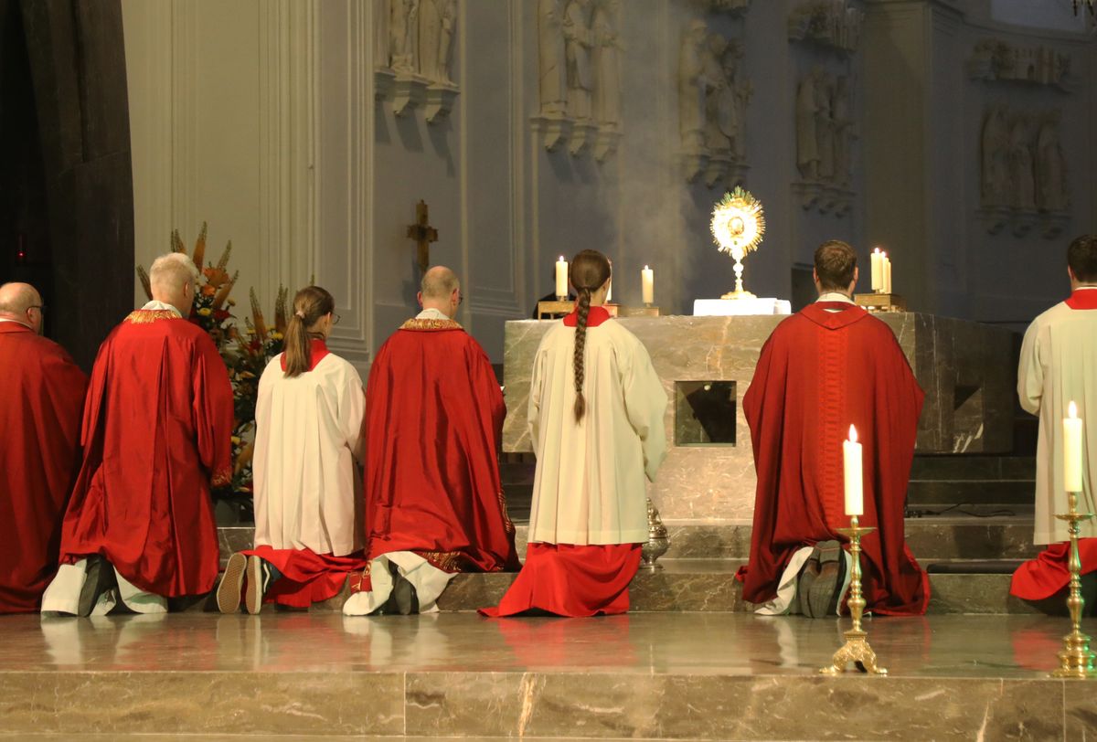 Die "Nacht der Hoffnung" in der Kiliani-Wallfahrtswoche am Samstagabend, 12. Juli, lud zu Stille, Gebet und Besinnung in den Kiliansdom ein. Viele Passanten nutzten das Angebot, das um Mitternacht endete.