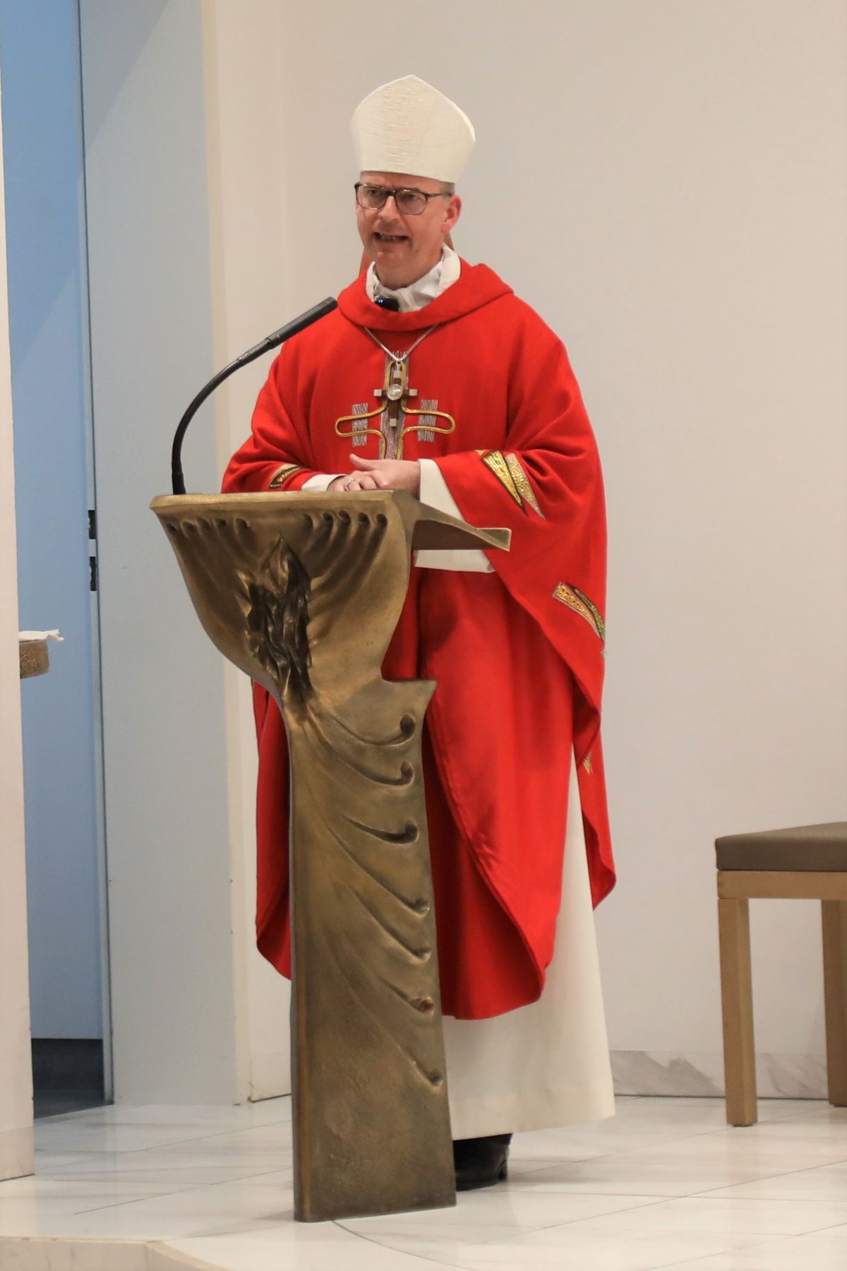 Bischof Dr. Franz Jung feiert am Freitagnachmittag, 9. Juli 2021, eine Kiliani-Pontifikalmesse in der Kapelle des Krankenhauses Sankt Josef in Schweinfurt.