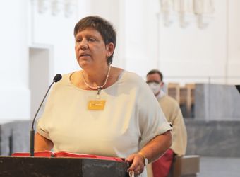 Bischof em. Dr. Friedhelm Hofmann feierte am Mittwochvormittag, 23. Juni, im Kiliansdom einen Pontifikalgottesdienst für Ehejubilare, die in den Jahren 2020 und 2021 auf 50, 60 oder 65 gemeinsame Jahre zurückblicken.
