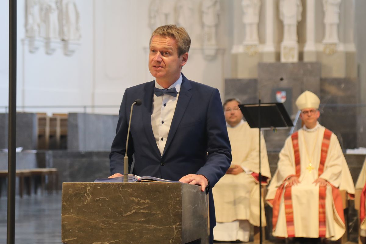 Fünf Frauen und zwei Männer hat Bischof Dr. Franz Jung bei einem Pontifikalgottesdienst am Freitag, 18. Juli 2025, als Pastoral- beziehungsweise Gemeindereferentinnen und -referenten beauftragt.