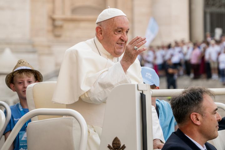 Papst Franziskus bei der XIII. Internationale Ministrantenwallfahrt 2024 am 30. Juli 2024 auf dem Petersplatz in Rom (Vatikan).
