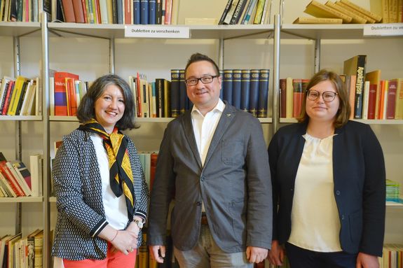 Die Verwaltungsreferent(inn)en Claudia Santo­stefano, Christian Morgenroth und Annette Dürr (von links).