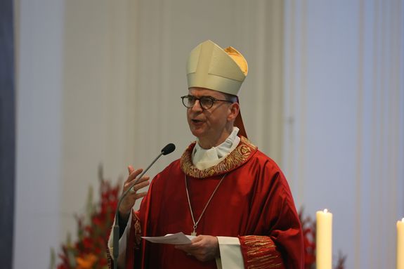 Die "Nacht der Hoffnung" am Samstagabend, 13. Juli, der Kiliani-Wallfahrtswoche lud zu Besinnung, Gebet und Kraftschöpfen in den Kiliansdom ein. Viele Passanten nutzten das Angebot, das um Mitternacht endete.