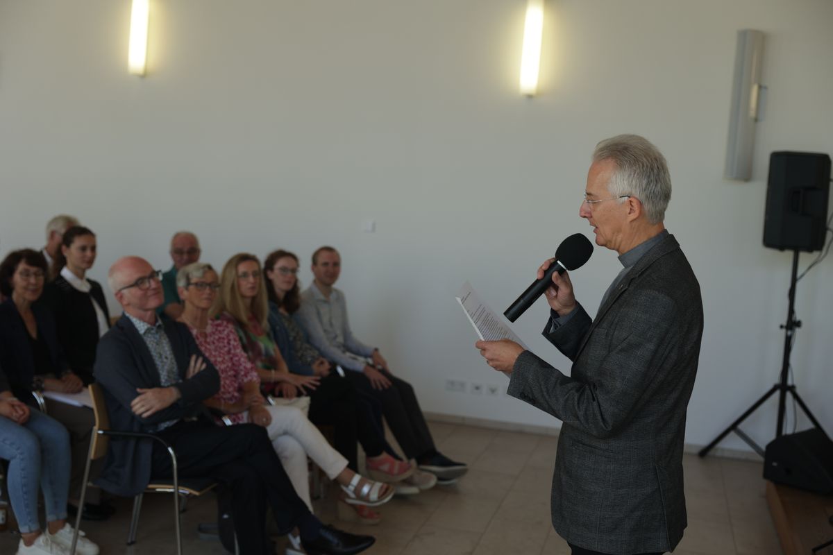 Die Bärenkräfte von Johannes Simon hob Ordinariatsrat Dr. Martin Faatz (rechts) in seiner Lobesrede hervor.