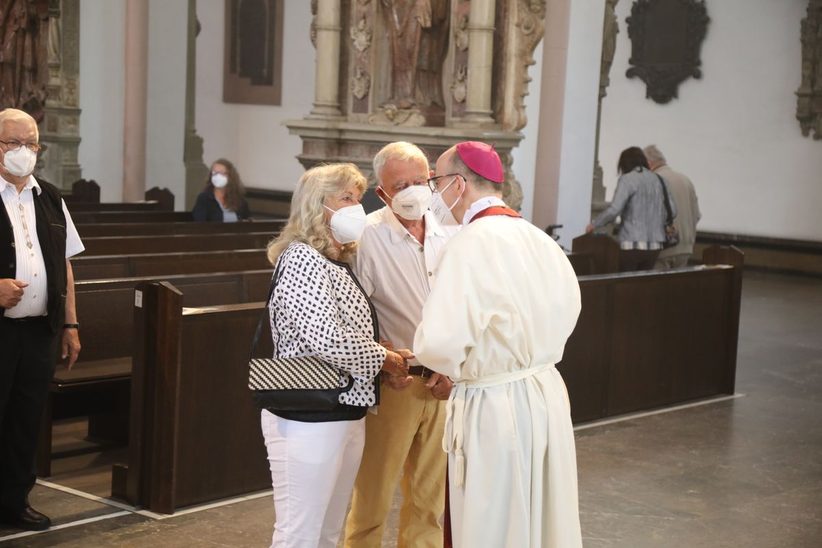 2621/0624 Ehejubilare Bischof 29. Juni Vormittag_28023