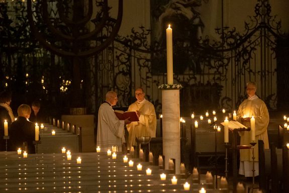 1121/0262 Ostern im Kiliansdom_25852