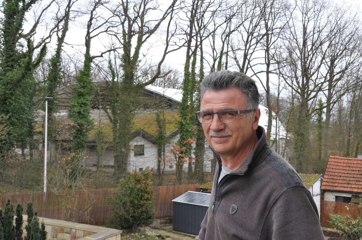 "Das hat alles mit der ursprünglichen christlichen Idee nichts mehr zu tun", sagt Anwohner Klaus Markert. "Das hat alles mit der ursprünglichen christlichen Idee nichts mehr zu tun", sagt Anwohner Klaus Markert.