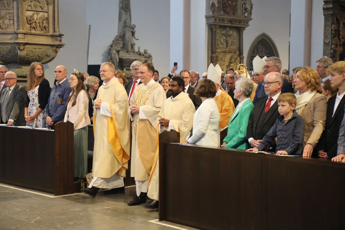 Bei einem Pontifkalgottesdienst im Würzburger Kiliansdom ist an Christi Himmelfahrt, 9. Mai 2024, Weihbischof Paul Reder zum Bischof geweiht worden.