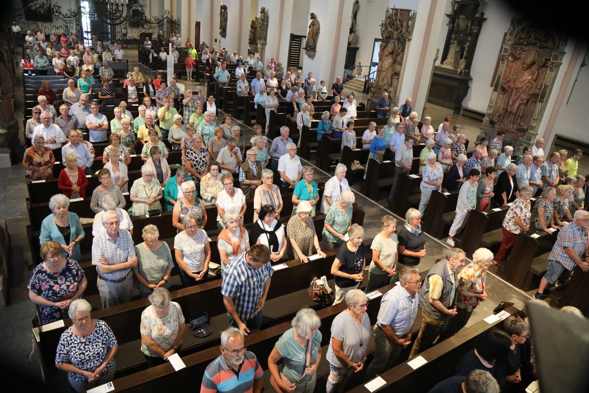 Weihbischof em. Ulrich Boom feierte einen Kiliani-Gottesdienst mit rund 250 Wallfahrerinnen und Wallfahrer aus der Region Aschaffenburg und Pfarrhausfrauen aus dem ganzen Bistum.