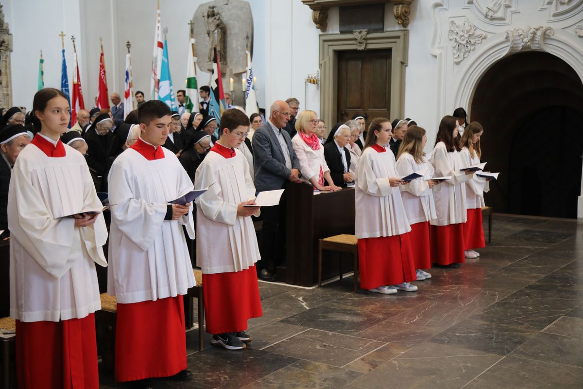 Bei einem Pontifkalgottesdienst im Würzburger Kiliansdom ist an Christi Himmelfahrt, 9. Mai 2024, Weihbischof Paul Reder zum Bischof geweiht worden.