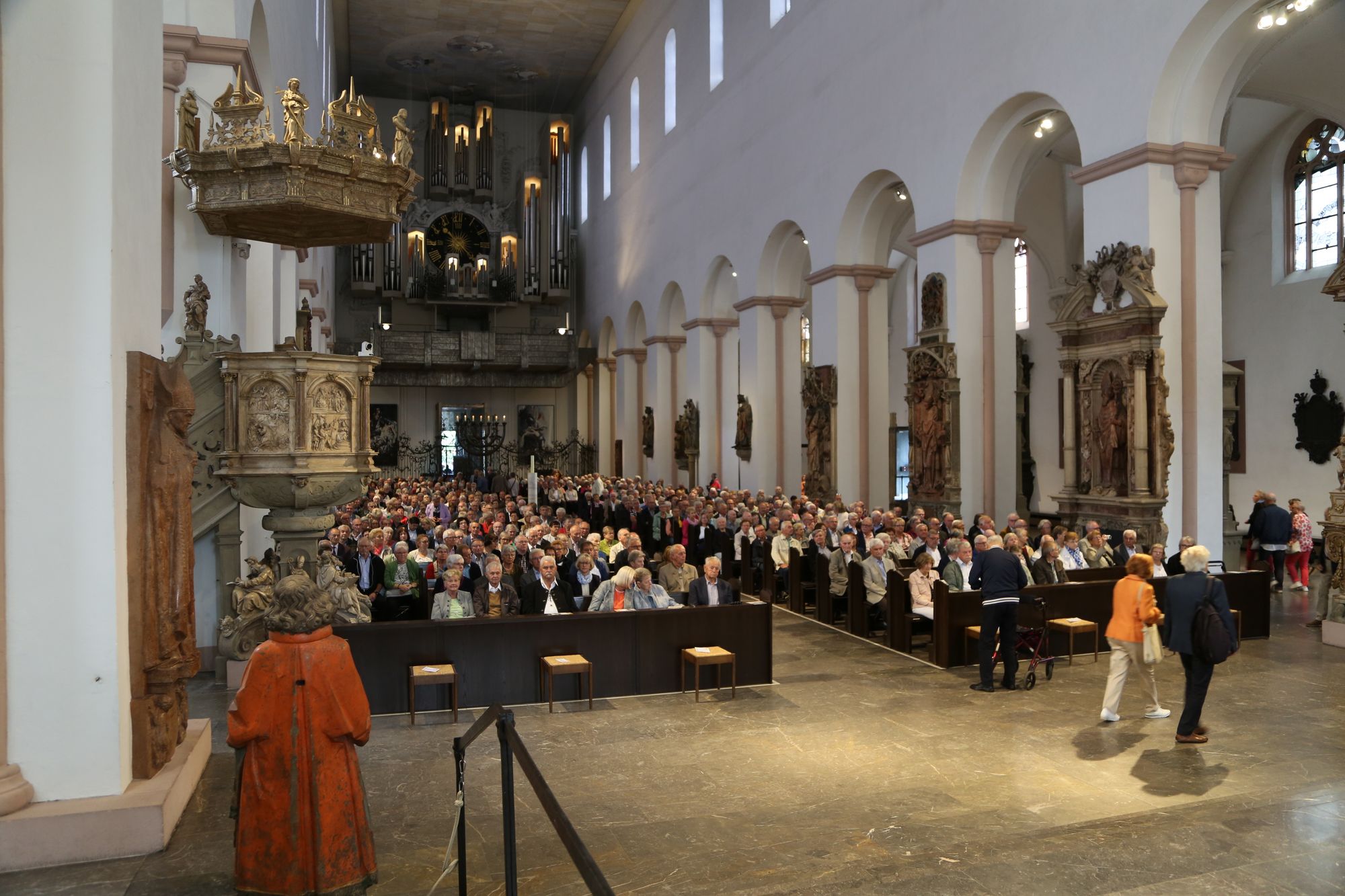 2824/0711_Ehejubilare Gold Freitag Vormittag Weihbischof em. Ulrich Boom_49027