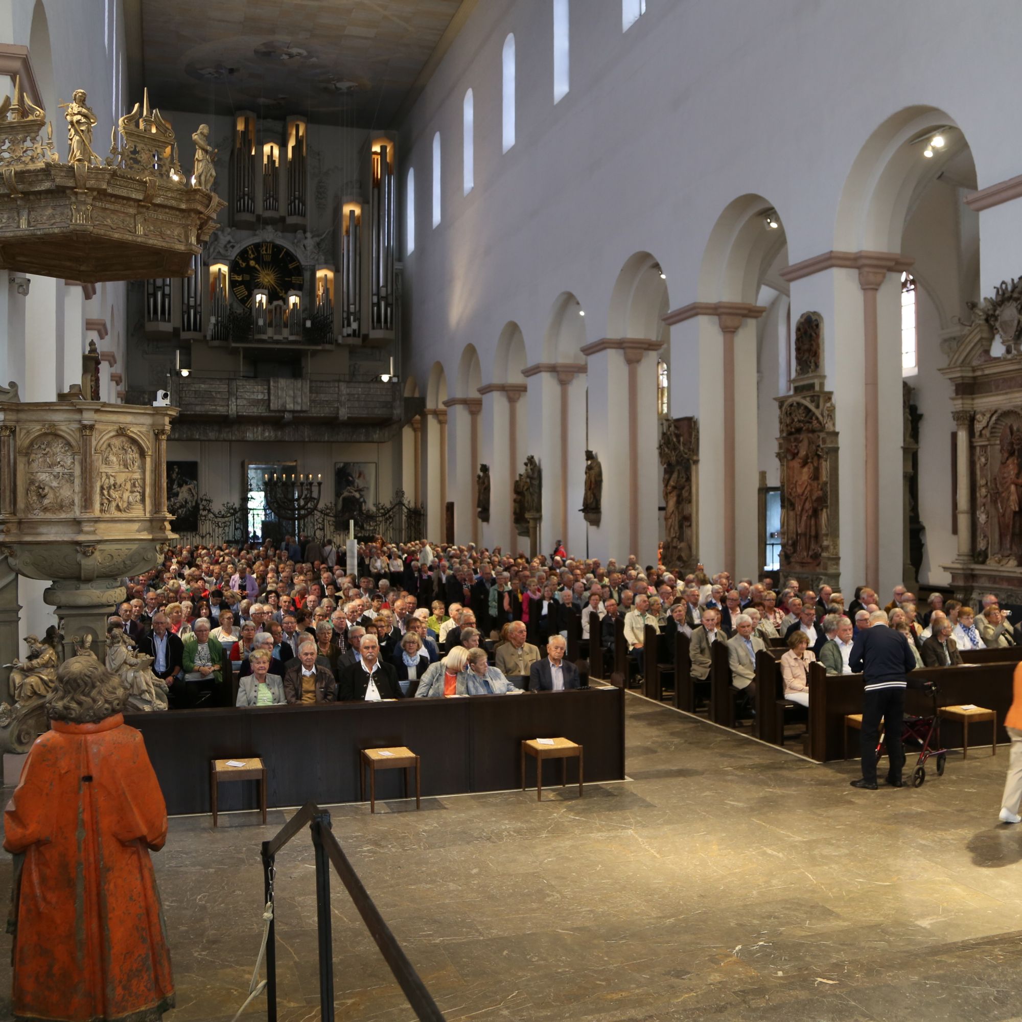 2824/0711_Ehejubilare Gold Freitag Vormittag Weihbischof em. Ulrich Boom_49027