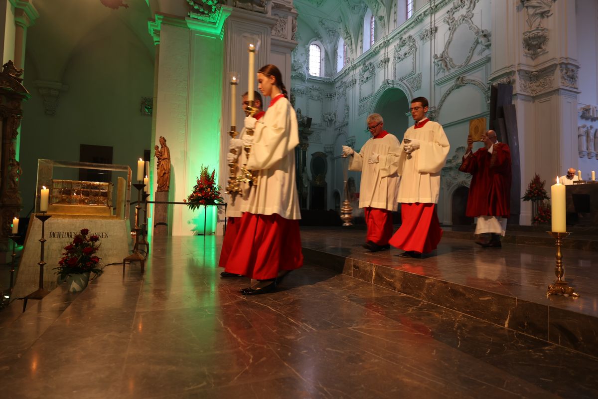 Die "Nacht der Hoffnung" am Samstagabend, 13. Juli, der Kiliani-Wallfahrtswoche lud zu Besinnung, Gebet und Kraftschöpfen in den Kiliansdom ein. Viele Passanten nutzten das Angebot, das um Mitternacht endete.