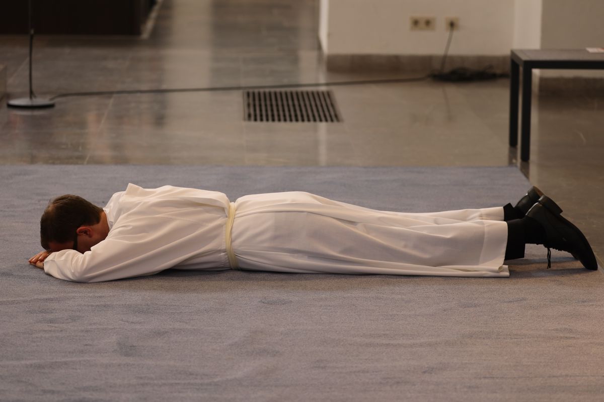 Bei einem feierlichen Gottesdienst im Würzburger Kiliansdom weihte Bischof Dr. Franz Jung Bertram Ziegler zum Diakon. Zahlreiche Verwandte, Freunde und Wegbegleiter des Priesterseminaristen nahmen an der Feier teil.