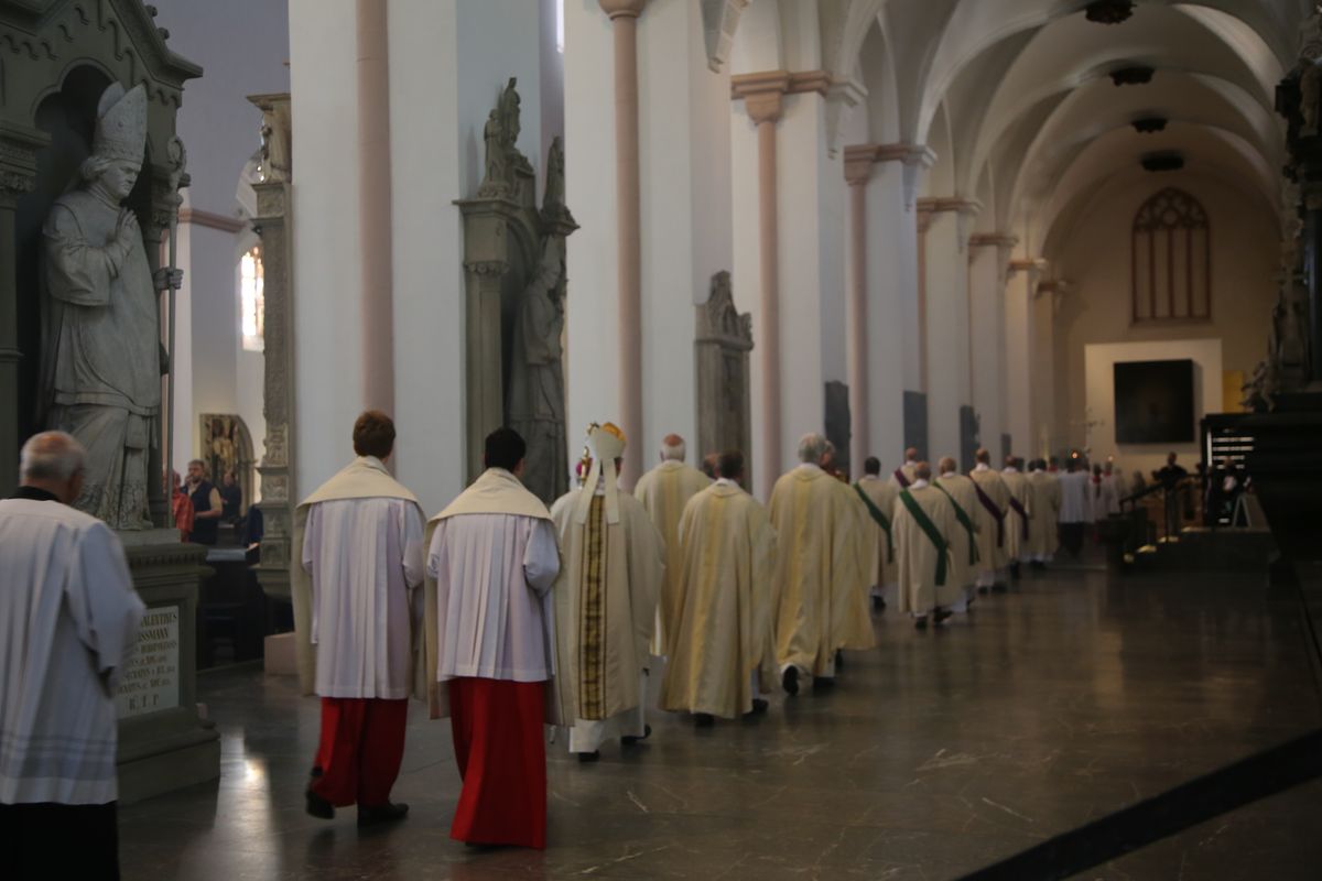 3720/0925 Missa Chrismatis_23001