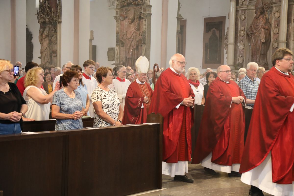 Bischof em. Dr. Friedhelm Hofmann feierte am Mittwoch, 10. Juli, einen Kiliani-Gottesdienst mit Wallfahrerinnen und Wallfahrern aus der Region Schweinfurt.