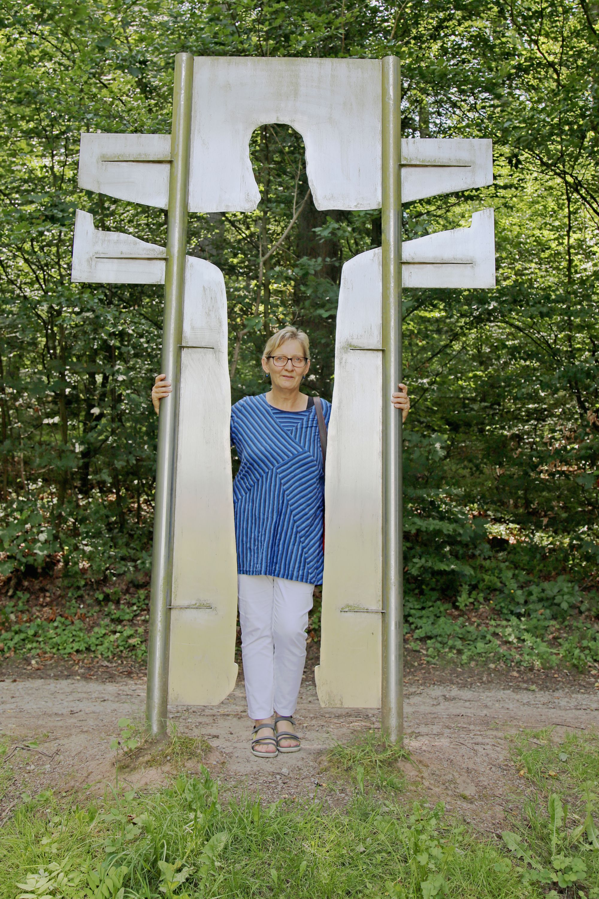 Gemeindereferentin Ursula Summa führt regelmäßig Gruppen auf dem „Weg-der-Besinnung“.
