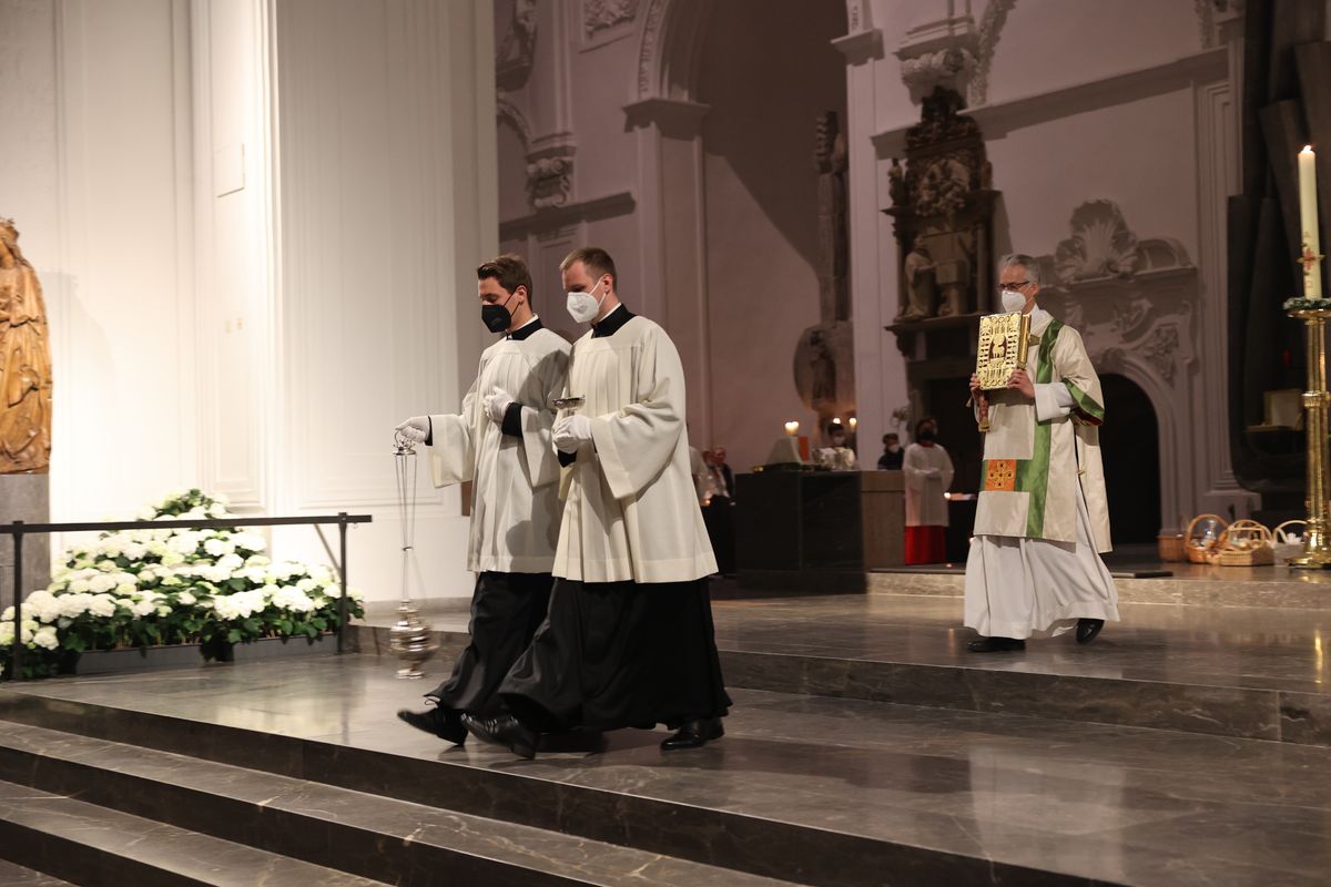 BIschof Dr. Franz Jung feiert am Samstagabend, 16. April, im Würzburger Kiliansdom die Osternacht.