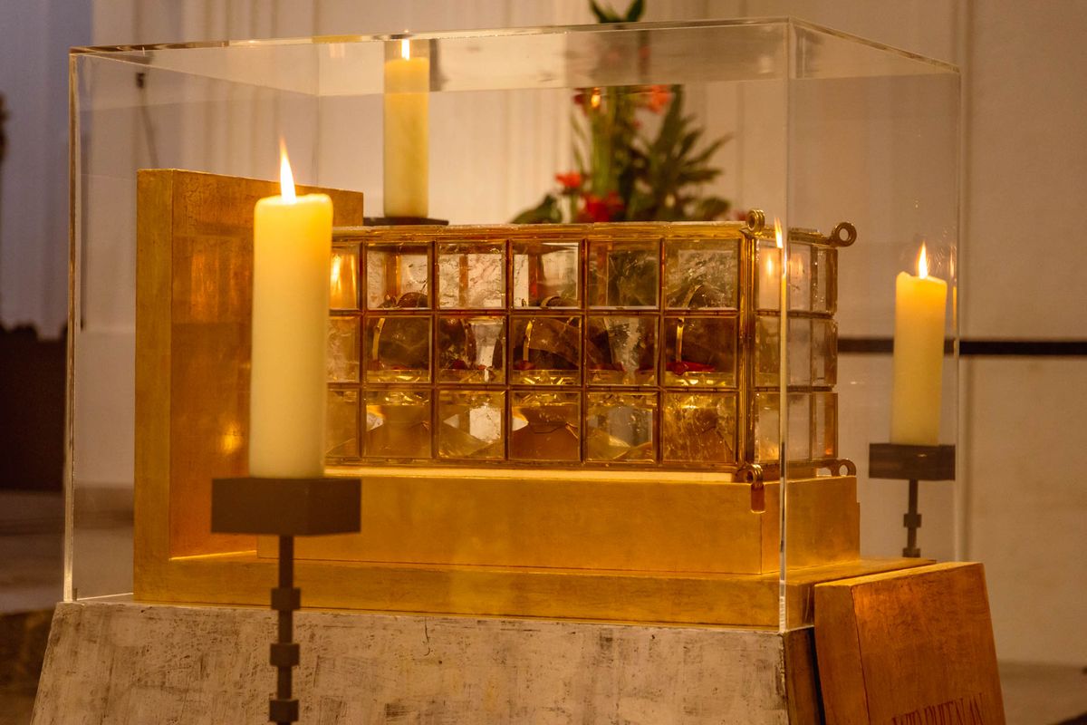 Bischof Dr. Franz Jung hat am Hochfest der Frankenapostel, Donnerstag, 8. Juli, mit haupt- und ehrenamtlichen Mitarbeiterinnen und Mitarbeitern der Caritas ein Pontifikalamt im Würzburger Kiliansdom gefeiert.