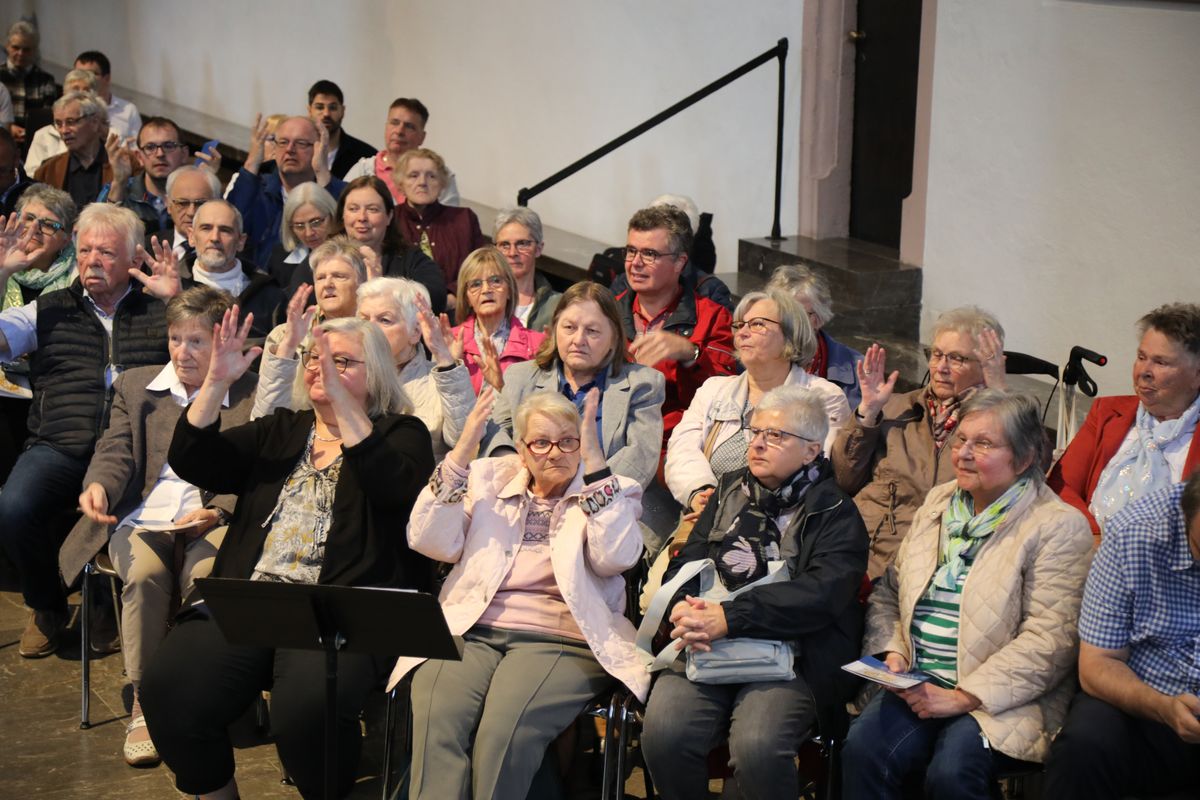Bei einem Pontifkalgottesdienst im Würzburger Kiliansdom ist an Christi Himmelfahrt, 9. Mai 2024, Weihbischof Paul Reder zum Bischof geweiht worden.