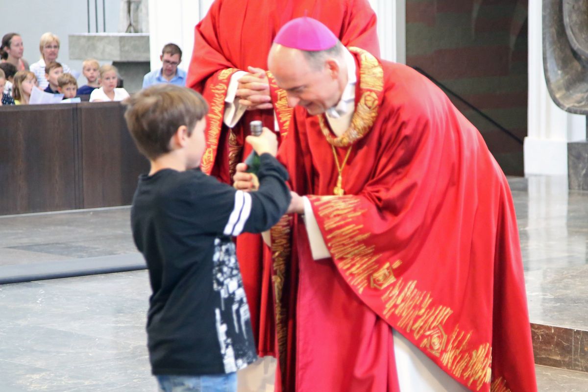 2819/0752 Kiliani-Wallfahrt der Kommunionkinder_16015