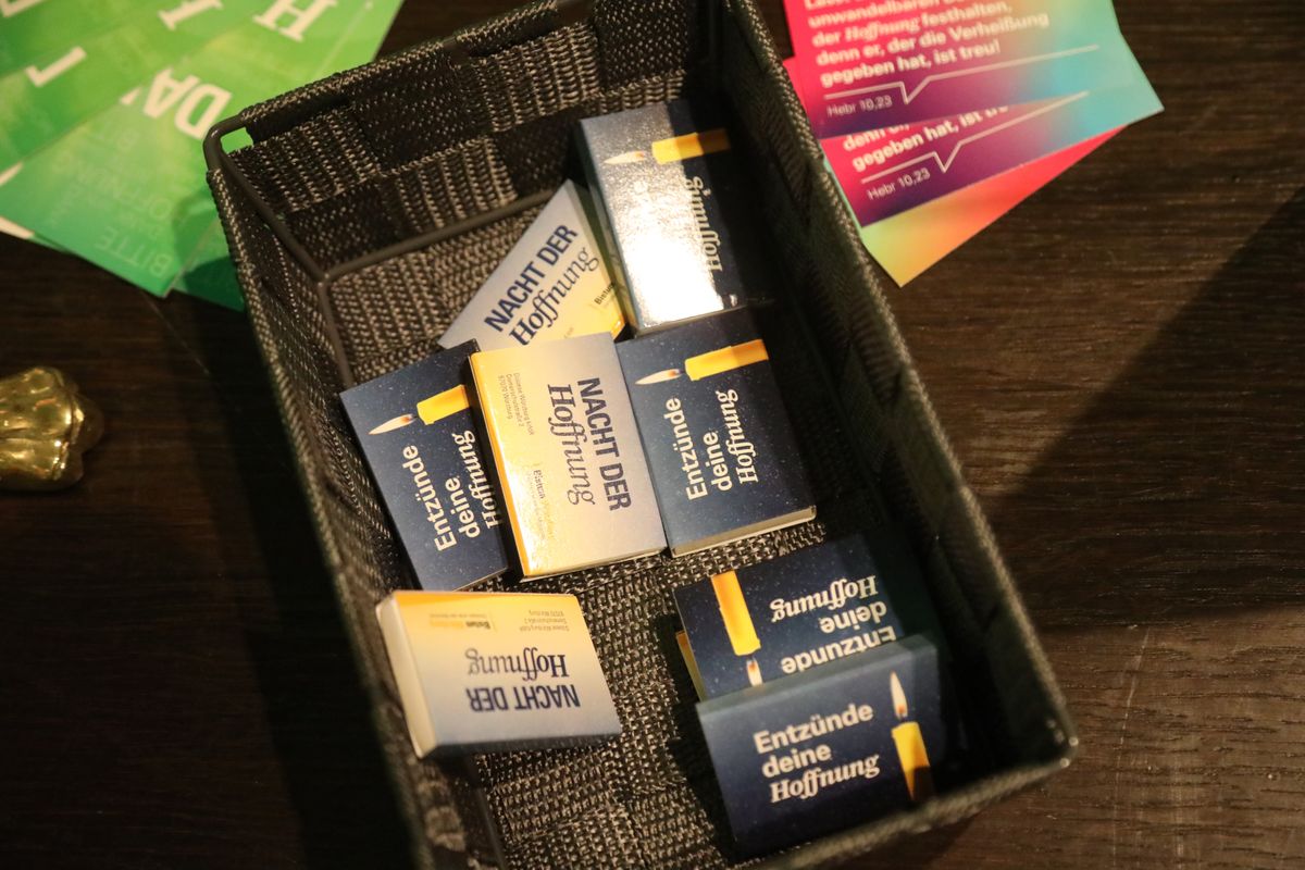 Die "Nacht der Hoffnung" in der Kiliani-Wallfahrtswoche am Samstagabend, 12. Juli, lud zu Stille, Gebet und Besinnung in den Kiliansdom ein. Viele Passanten nutzten das Angebot, das um Mitternacht endete.