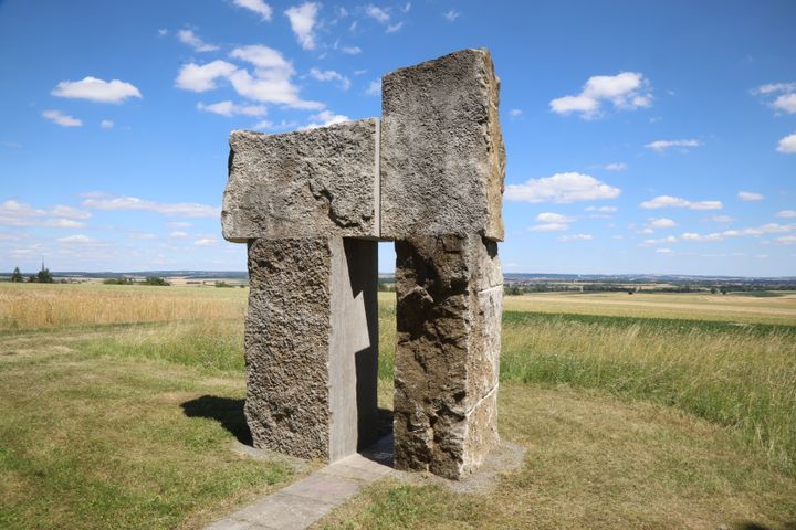 Imposant wie der Ausblick in die Landschaft: das Passionstor.
