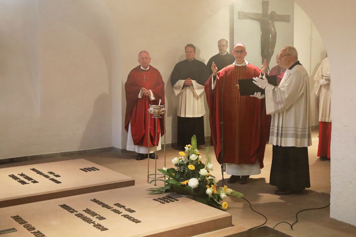 2720/0671 Gedenkgottesdienst Bischof em. Scheele_21936