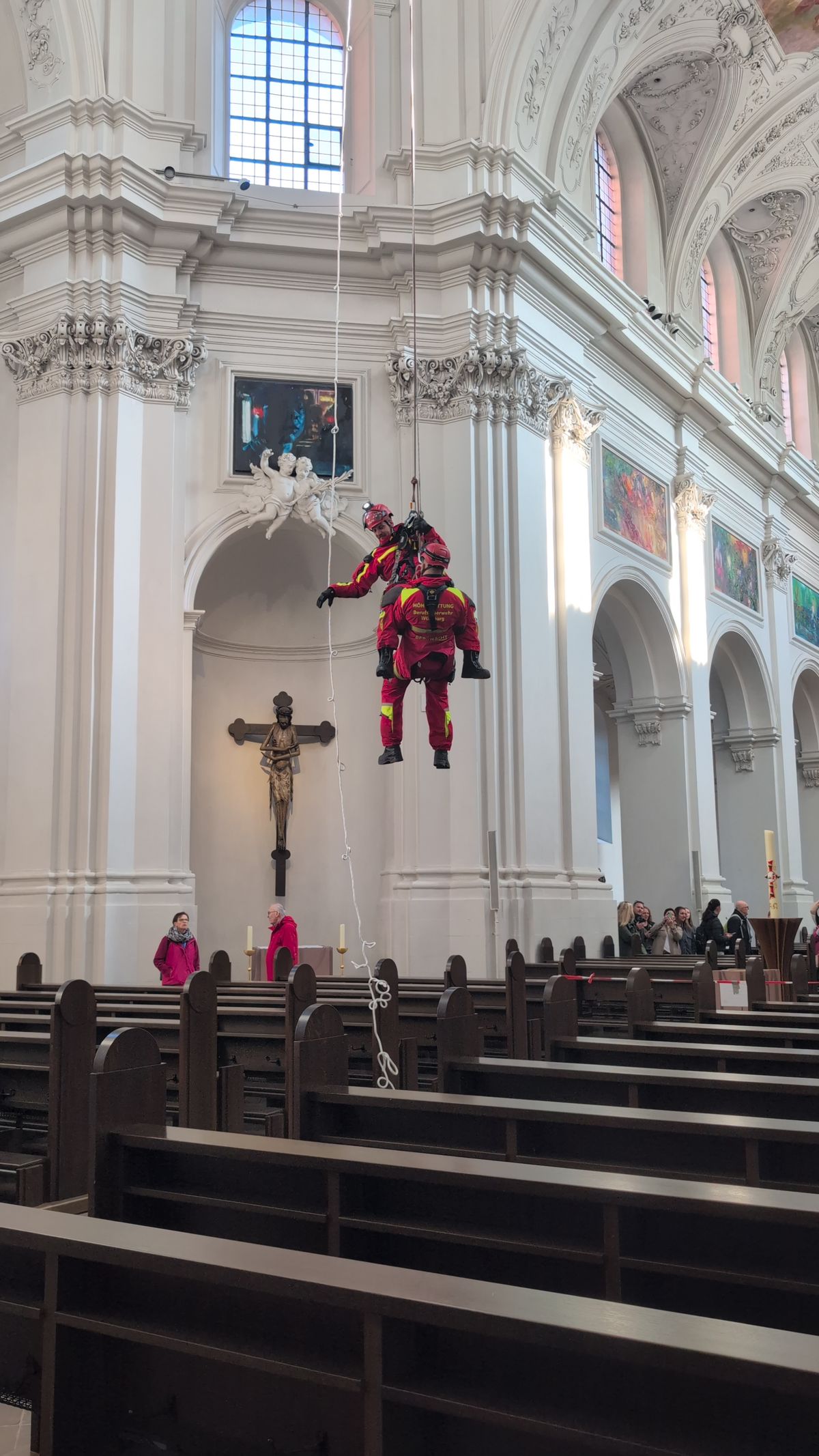 4225/1057 Höhenrettung Würzburg 2025_62955