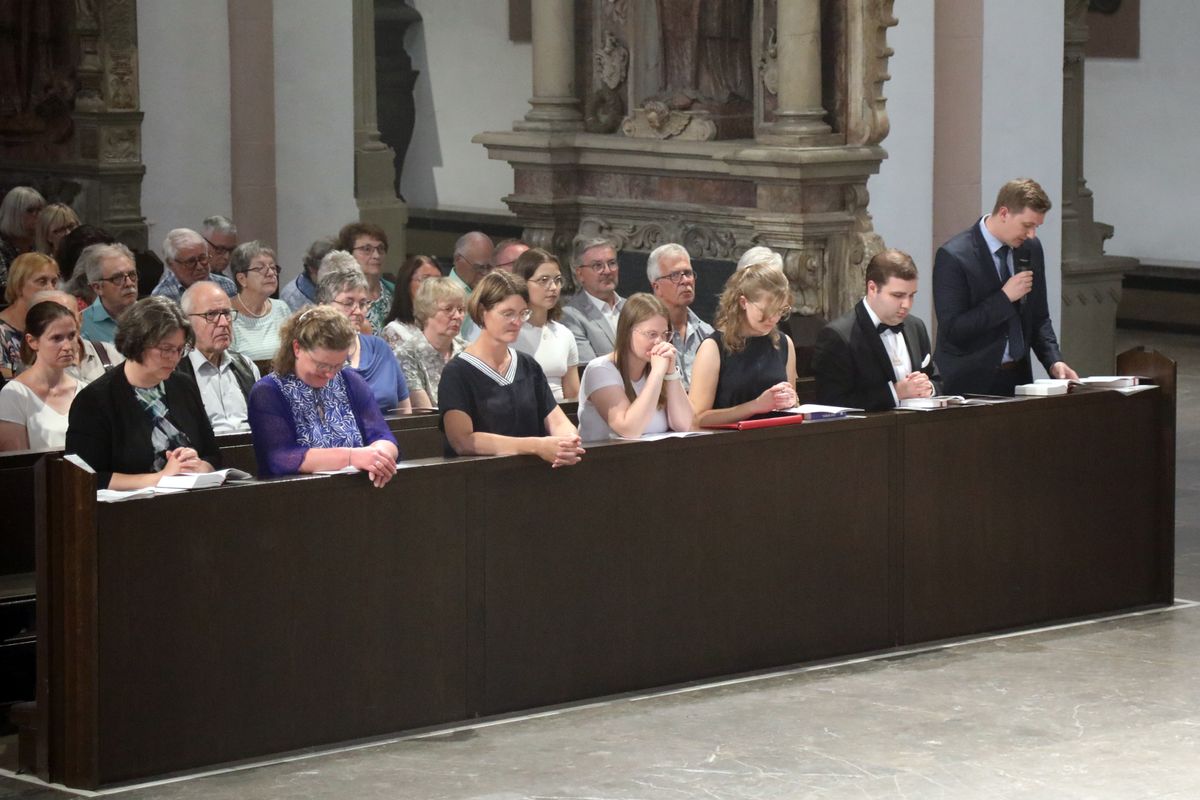Fünf Frauen und zwei Männer hat Bischof Dr. Franz Jung bei einem Pontifikalgottesdienst am Freitag, 18. Juli 2025, als Pastoral- beziehungsweise Gemeindereferentinnen und -referenten beauftragt.
