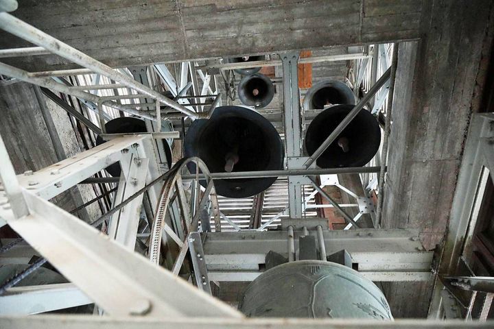 Auch die Glocken des Kiliansdoms werden zum Gedenken an den Bombenangriff auf Würzburg am 16. März 1945 von 21.20 bis 21.40 Uhr läuten.