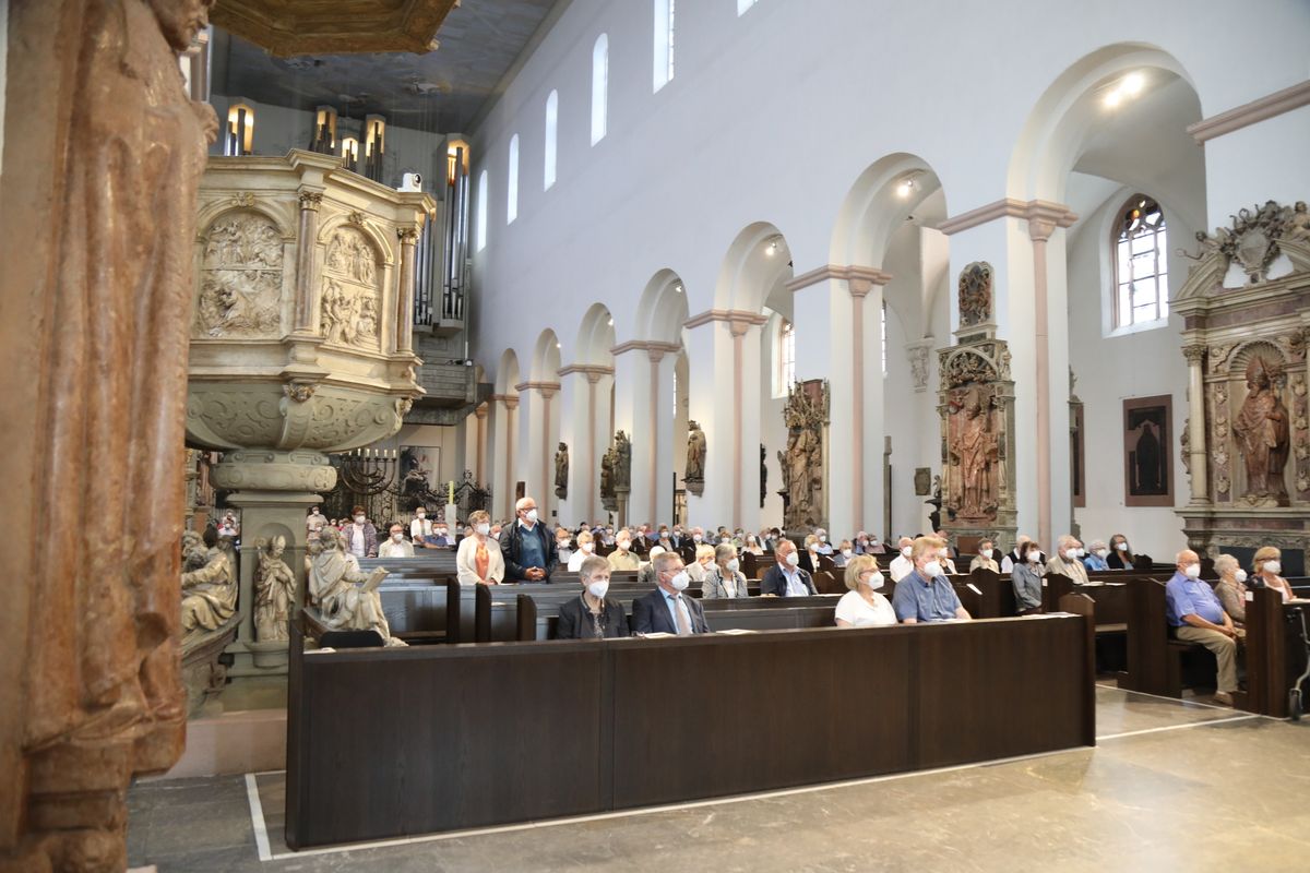 2621/0624 Ehejubilare Bischof 29. Juni Vormittag_28009