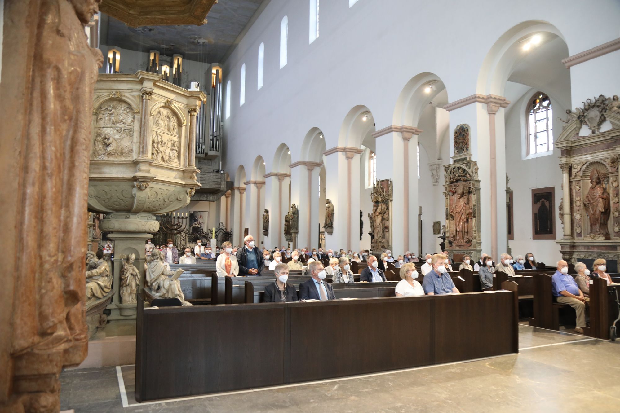 2621/0624 Ehejubilare Bischof 29. Juni Vormittag_28009