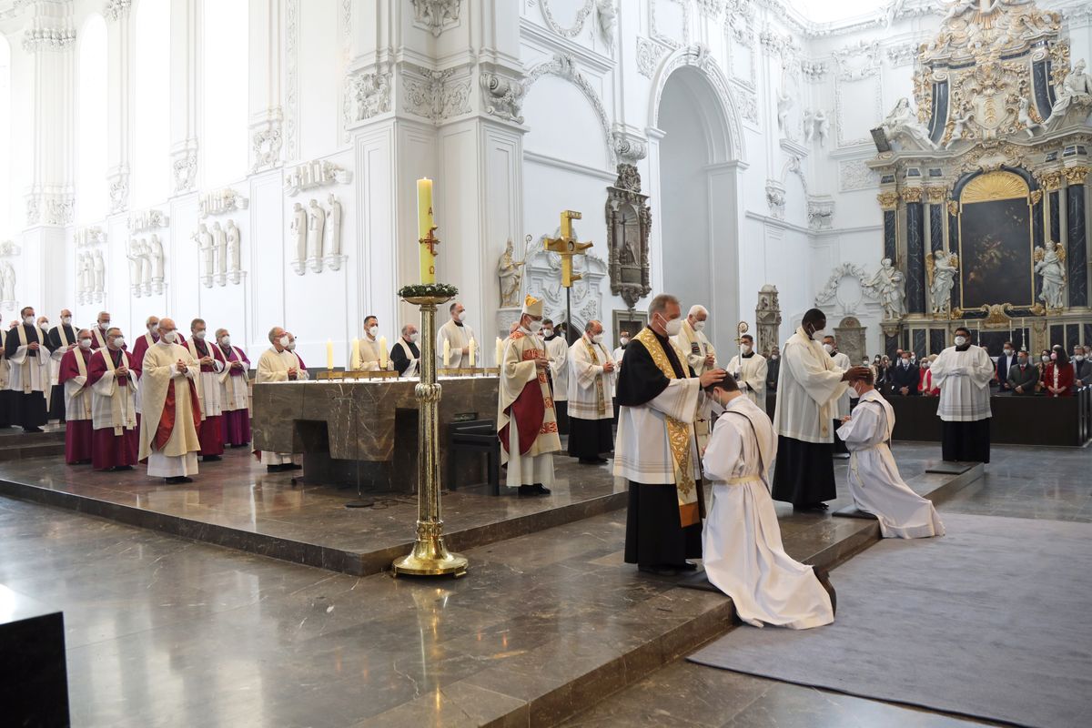 2121/0503 Priesterweihe Manuel Thomas und Benjamin Schimmer_26828