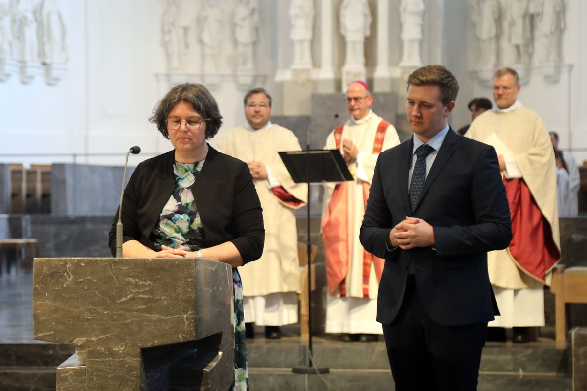 Fünf Frauen und zwei Männer hat Bischof Dr. Franz Jung bei einem Pontifikalgottesdienst am Freitag, 18. Juli 2025, als Pastoral- beziehungsweise Gemeindereferentinnen und -referenten beauftragt.