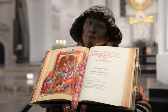 1224/0327 Kar- und Ostertage im Kiliansdom_45519