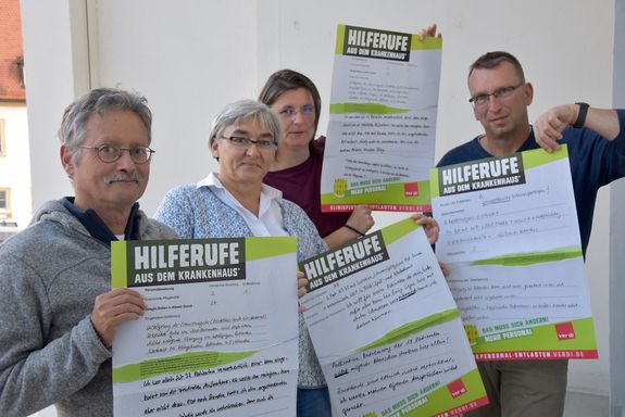 Machen auf die fatalen Folgen von Ökonomisierung und Kommerzialisierung im Gesundheitswesen aufmerksam (von links): Klaus Köhler (KAB), Nadja Rakowitz (Bündnis „Krankenhaus statt Fabrik“), Sabine Schiedermair (KAB) und Stefan Kimmel (ver.di)