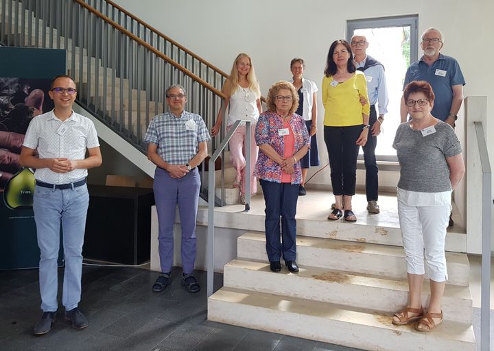 Pastoralreferent Dr. Stefan Heining (links) zusammen mit den Teilnehmerinnen und Teilnehmern des jüngsten Pastoralen Grundseminars.