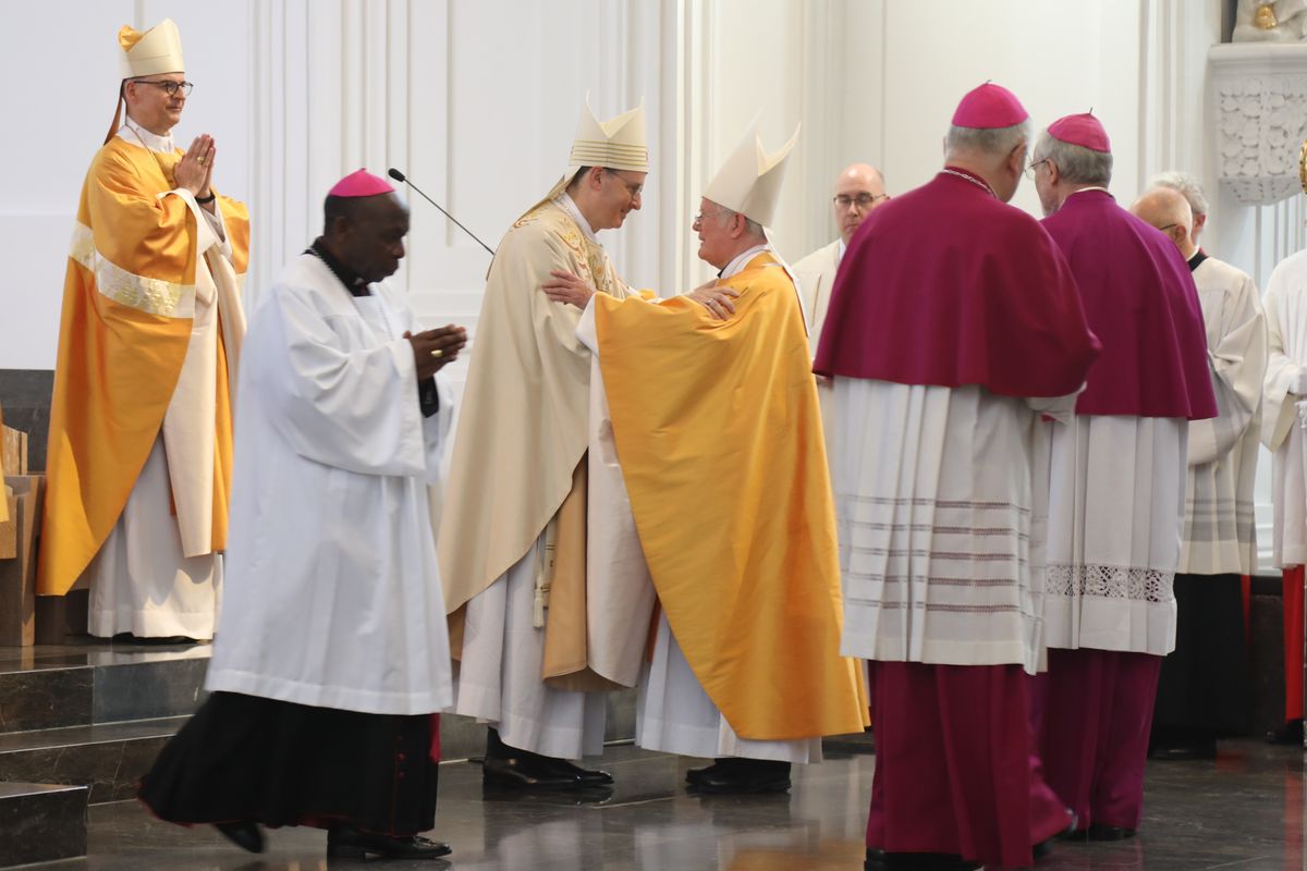 Bei einem Pontifkalgottesdienst im Würzburger Kiliansdom ist an Christi Himmelfahrt, 9. Mai 2024, Weihbischof Paul Reder zum Bischof geweiht worden.