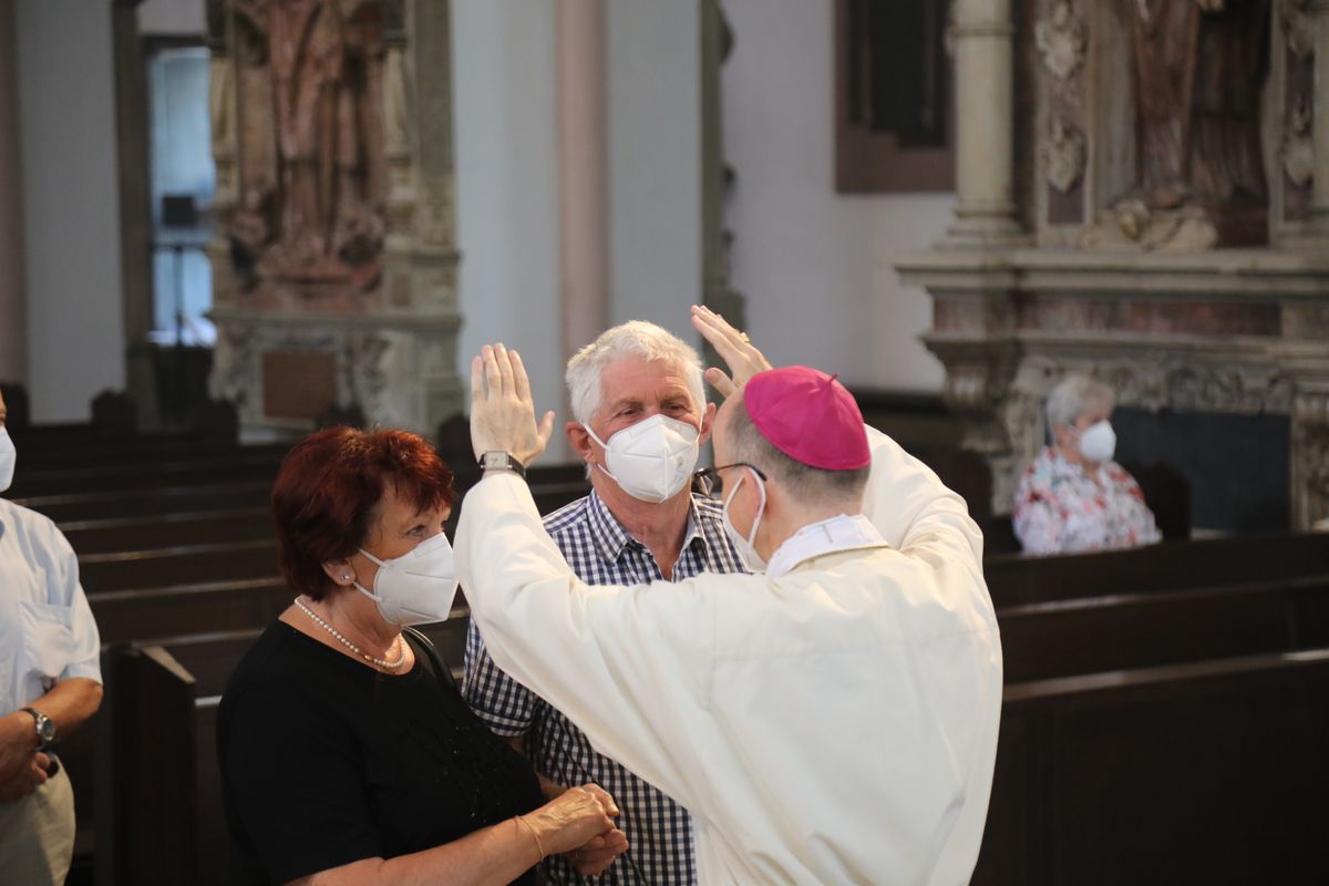 2621/0621 Dankgottesdienst für Ehejubilare mit Bischof Jung_27842