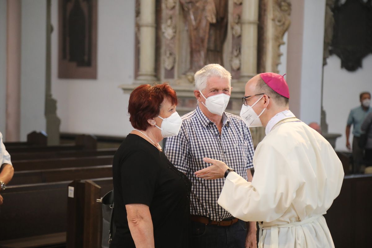 2621/0621 Dankgottesdienst für Ehejubilare mit Bischof Jung_27841