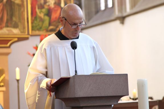 2819/0763 Kiliani-Gottesdienst für die Marktkaufleute und Schausteller_16126