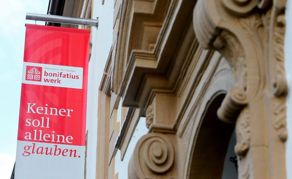 Die katholischen Christen aus dem Bistum Würzburg haben im Jahr 2019 insgesamt rund 191.000 Euro in Kollekten und Einzelspenden für die Diasporahilfe des Bonifatiuswerks der deutschen Katholiken gegeben. Die katholischen Christen aus dem Bistum Würzburg haben im Jahr 2019 insgesamt rund 191.000 Euro in Kollekten und Einzelspenden für die Diasporahilfe des Bonifatiuswerks der deutschen Katholiken gegeben.