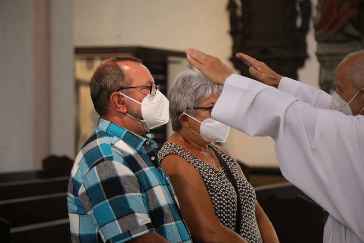 2621/0621 Dankgottesdienst für Ehejubilare mit Bischof Jung_27814